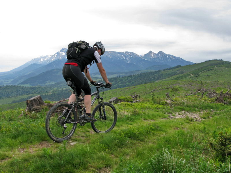 hrebenom-spisskej-magury-na-bajku